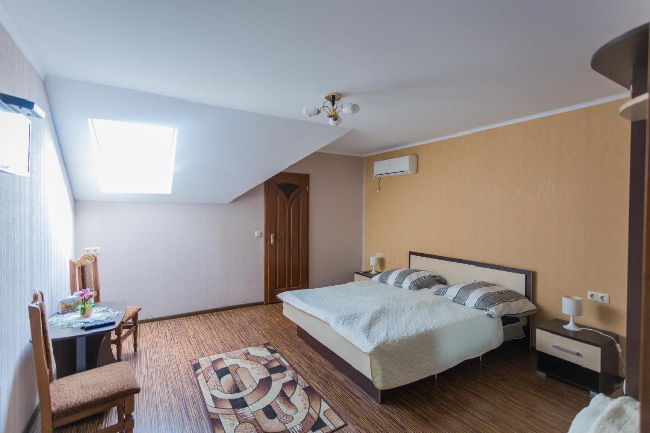 Sunrise Boutique Hotel Berehove  Buitenkant foto